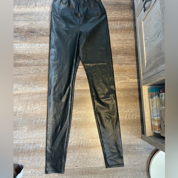 Aritzia vegan leather Daria Pant, M - Picture 5 of 9